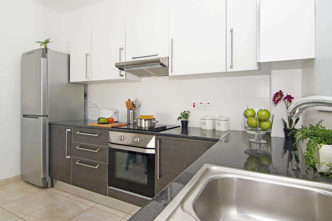 Amber - Coralli Beachfront Apartment Protaras Ngoại thất bức ảnh