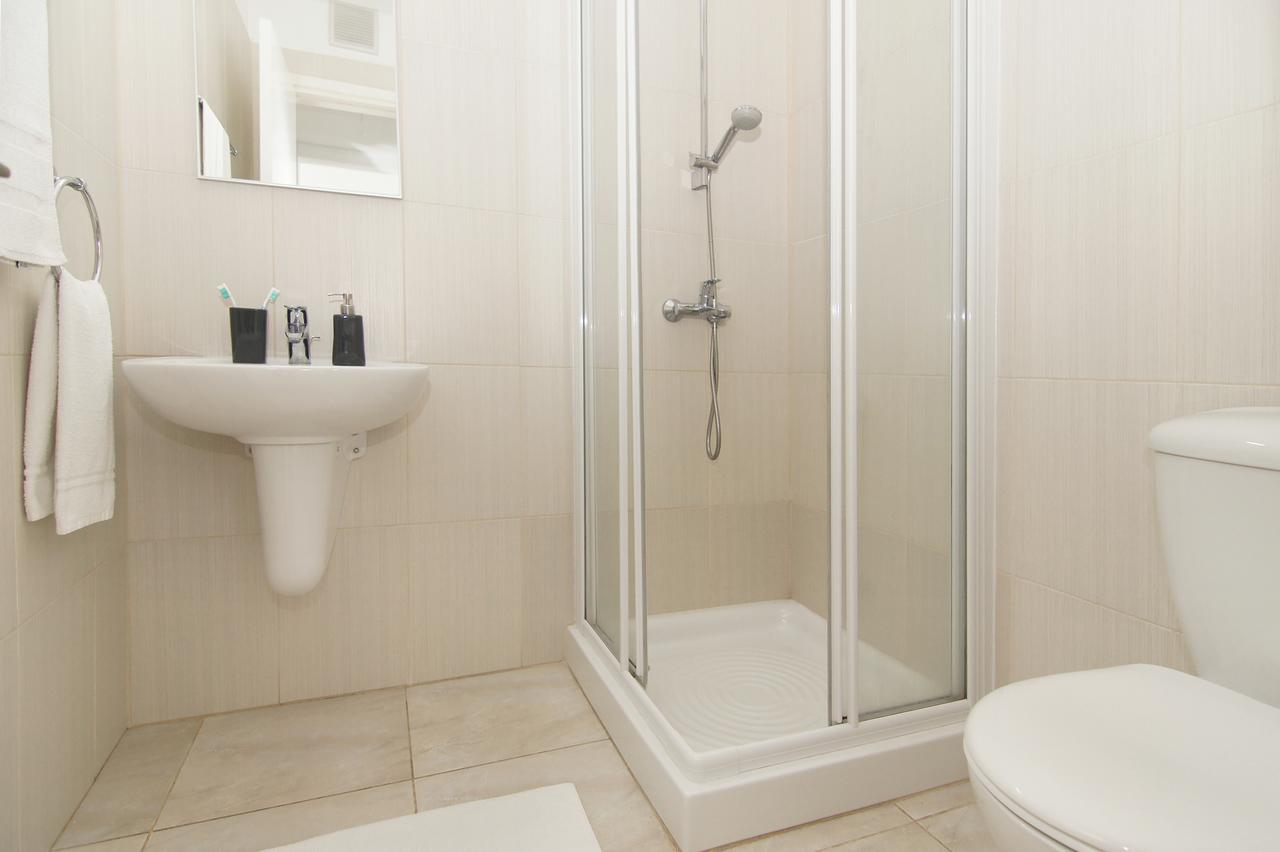 Amber - Coralli Beachfront Apartment Protaras Ngoại thất bức ảnh
